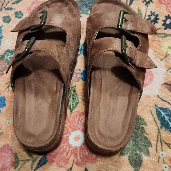 Buckle Cork Sandals - Picture 3 of 7